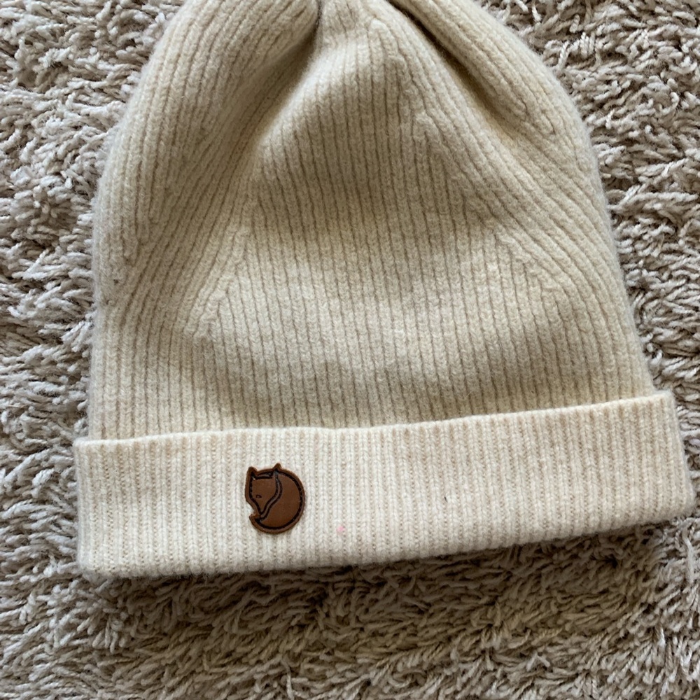 Cream Ribbed Beanie with Fox Logo